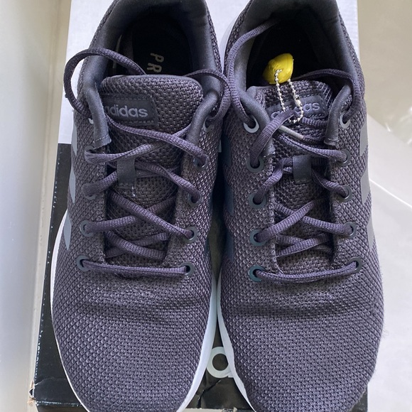 Adidas size Size 8 women’s cloudfoam athletic shoes QTFlex - black w/grey stripe - Picture 3 of 9